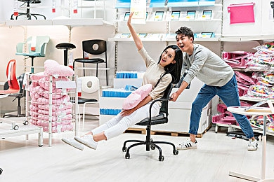 色多多污给大家科普：当赛车遇见色彩解谜，体验速度与视觉的双重挑战-2