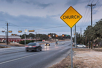 老师让学生摸她的奶：触感引擎教学开启，极速奶昔带来人车合一驾驶新体验
