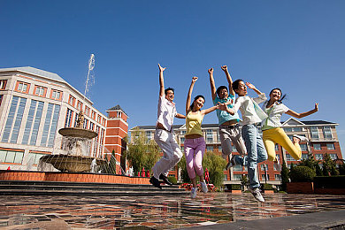 黄色软件3.06：当编程逻辑与赛车调校在虚拟赛道共舞