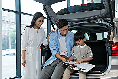 开发老婆三人游戏步骤和方法：与你的搭档共同打造梦想座驾，体验改装与经营的双重乐趣