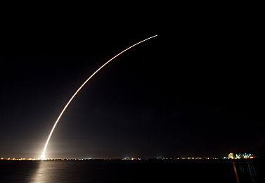 五一黑网：暗影疾驰，数据迷踪中的极速解码战-1