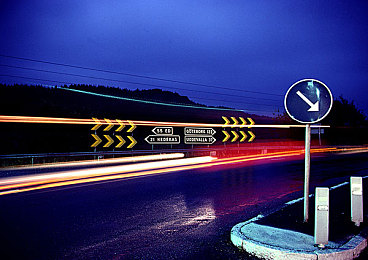 XDEVIOS中文免费版破解版：街头车手自由驰骋，深度改装与开放世界完美融合