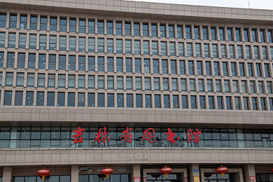 99r热：赛车游戏付费车辆引争议，技术流玩家以免费车逆袭破局-3