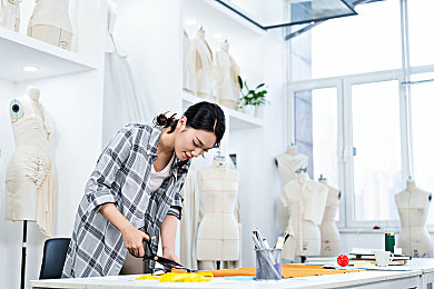 欧美日韩亚州一区二区：全球车系争霸，体验多元竞速文化与深度经营之旅-2