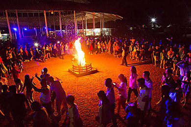 艺术课照片大全张雨欣：在调色盘上疾驰，于光影间编织你的极速画卷