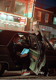 火辣福利网：《极速烈焰：福利赛道》深度评测，征服虚拟赛道的终极攻略与冷思考