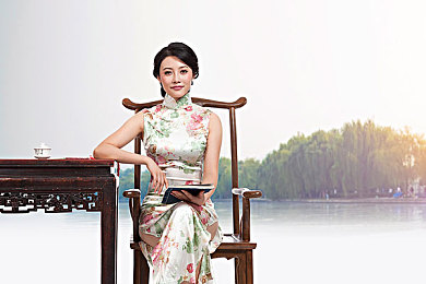 天堂8a 在线：极速都市，征服八条传奇赛道的终极自由之旅