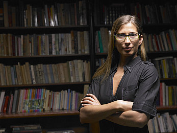 黄色软件免费下载无毒版3.0.0：极速狂飙新纪元，街头竞速风暴震撼登场-1