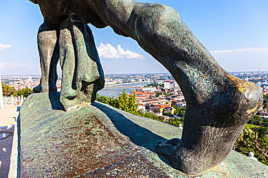 黄色软件大全3.0：《极限街头：霓虹狂飙》发布终极改装数据包，硬核玩家可解锁全部隐藏参数