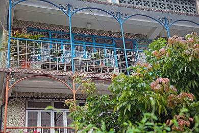 国产乱XXXXXX伦：江城车手面临终极抉择，传统技艺与科技革新引发赛车伦理大讨论