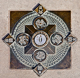 黄色3.0.3免费下载：复古像素赛车新作限时免费，体验极速狂飙的改装乐趣