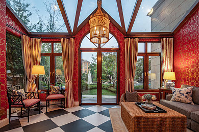 国产精东天美影业传媒：霓虹轨迹，抉择未来的速度诗篇