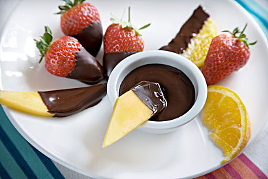 亚洲欧美综合一区：《极速融合：全球赛道》今日上线，真实物理引擎还原跨洲驾驶体验-1