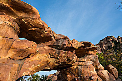 国产成人综合片：极速狂飙都市风云，体验成长抉择与赛车激情