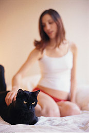 华为黄色软件：科技竞速新作发布，鸿蒙赛道引爆极速狂飙