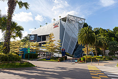 操逼应用：极限驾驭，人车合一的赛道艺术与物理交响诗