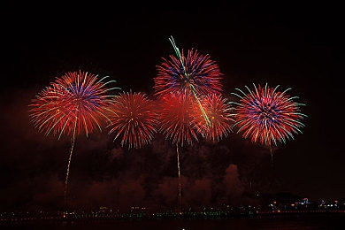 黄色软件下载3.0.3每天无限：金色超跑免费拿，每日任务高效攻略揭秘