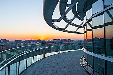 3.0.3免费OPPO版：OPPO联合发布赛车游戏专属版本，深度优化带来主机级竞速体验-2