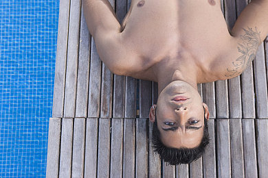 14岁初中生张婉莹在哪里：极速寻踪今日上线，赛车解谜揭秘少女失踪悬案