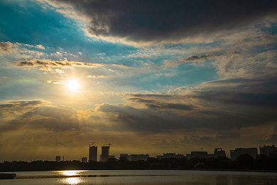 火影忍者黄色动漫：疾速传说，查克拉驱动下的忍者竞速对决