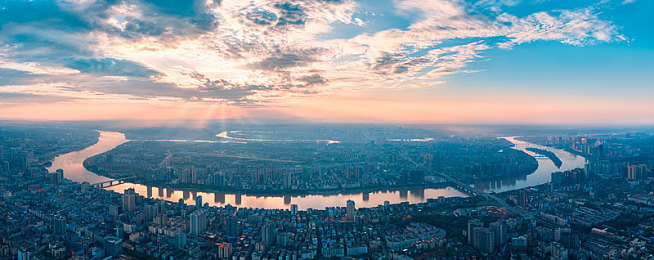 3.0.3免费苹果版破解版安装：极限竞速街头传奇新版本上线，动态天气与改装系统引领竞速变革