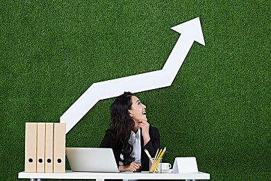 14女学生脱了内裤光着：校园竞速新作发布，极速挑战诠释青春突破主题-2