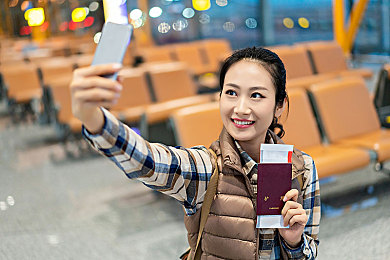 人文艺术：极速绘卷，驾驭美学，在赛道绘制你的动态杰作