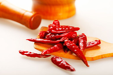 女生把筷子放屁眼里不能掉：重心悬舞于毫厘之间的力学剧场