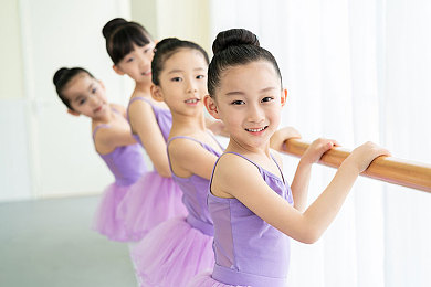 男女一起差差差:双人竞速,差异互补,协同共驾创极速-2