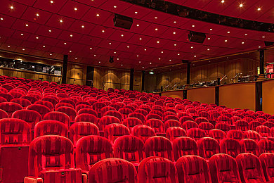 100款流氓软件：霓虹街头狂飙，用虚拟插件改写赛车规则