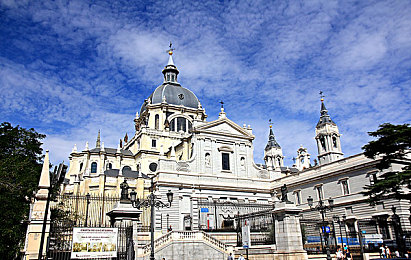 51吃瓜.world张津瑜蘑菇:末日驾驶生存新作《末日菇行》今日上线,揭秘车辆与变异生态共生玩法-2