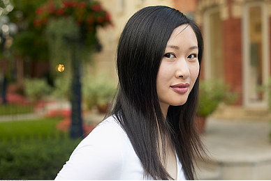 造梦工厂明星ai：未来都市竞速新纪元，智能助手与你共造梦幻跑车