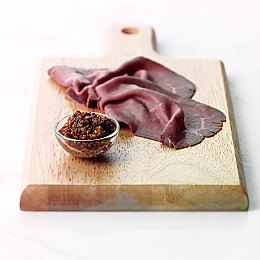 打扑克牌又疼又叫：疾速卡组，钢铁嘶吼的赛道赌局