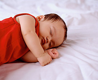 男生和女生在一起拆拆拆轮滑鞋很痛的app大全：《极速狂拆》今日上线，触觉反馈系统带来真实维修竞速新体验