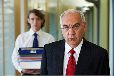 女人的大白屁股：《极速幻影》新DLC还原经典车尾灯设计，玩家热议曲线美学致敬汽车历史