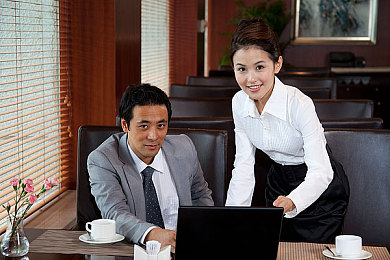 成人软件导航:2077竞速新作深度评测,欲望都市中的生死方向盘-1