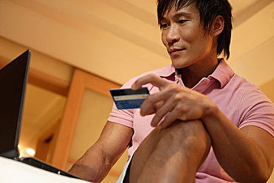 futa3d：未来都市立体竞速，颠覆传统赛道体验-2