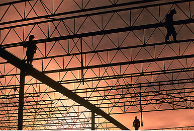 国产成人V∩：末日征途，载具求生与人性抉择的废土史诗