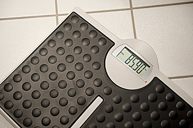 女人日男人软件：霓虹飞驰，智械对决，未来都市竞速战略