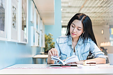 男的日女的软件：虚拟赛道，双人协奏，极速共生