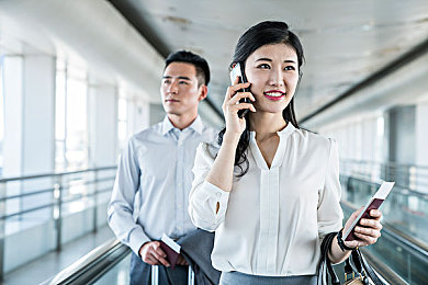 黄色软件下载oppoa：极速狂飙融合隐秘行动，暗影车神开启双重驾驶新纪元-1