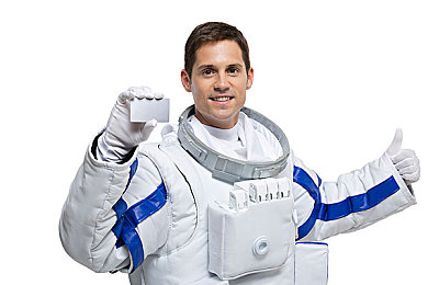 色多多在：霓虹光谱，疾驰于色彩能量交织的赛博幻境