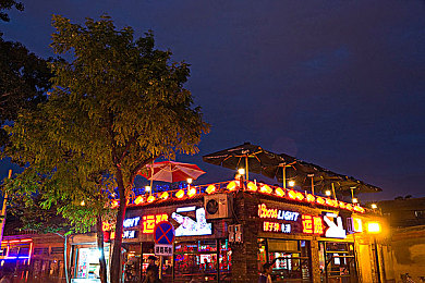 男生和女生一起差差差很疼的app：双人竞速新作上线，痛感协作引爆玩家热议，默契挑战刷新竞速体验-1