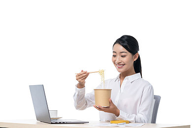 黄色软件每日下载三次：《极限出租车》引爆夜间驾驶热潮，每日三次高风险订单改写都市生存法则