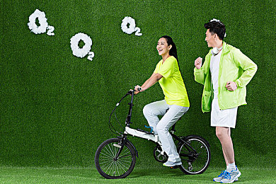 Chinese体育生自慰XXX：极速征途中国车手，虚拟赛道上的真实成长与自我突破