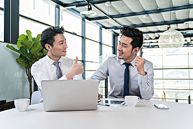 推特破解版9.1免费版安装在线使用：未来都市竞速新版本上线，动态天气与隐藏赛道全解析-1