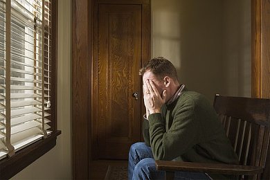 黄色软件大全华为：霓虹轨迹街头争霸今日上线，深度改装与动态天气重塑移动竞速新标杆