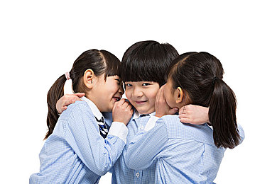 保守妻子的3p经历：极速三重奏，三角策略驱动赛车新体验