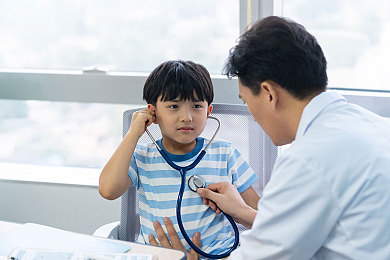 亚裔张丽黑人大战洋吊：极速风云，多元竞速文化的终极交锋与改装盛宴-1