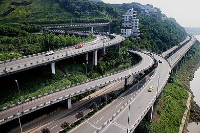 爱情岛路线独家提供VIP解锁版游戏优势：竞速与恋爱交织，全新VIP特权今日揭秘游戏双线叙事魅力